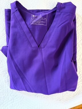 Figs V-Neck Scrub Top in digital grape size 3x